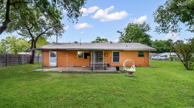 923 Whitman, San Antonio, TX 78211