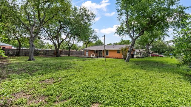 923 Whitman, San Antonio, TX 78211