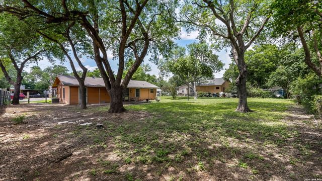 923 Whitman, San Antonio, TX 78211