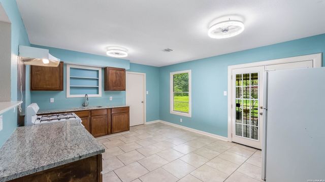 923 Whitman, San Antonio, TX 78211