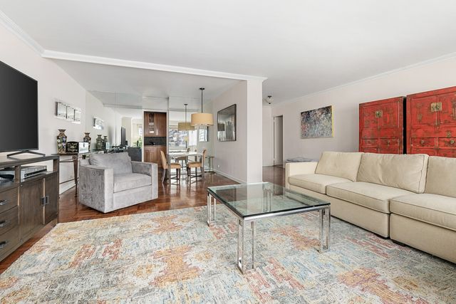 303 E 57th St Apt 21F, New York City, NY 10022