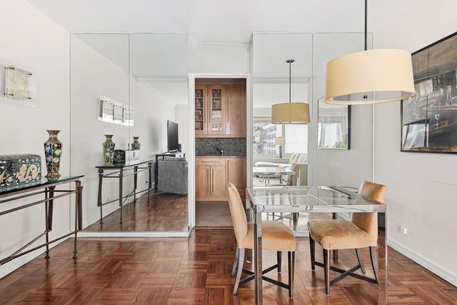 303 E 57th St Apt 21F, New York City, NY 10022