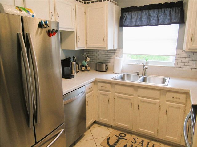35 Pine Arbor Lane 201, Vero Beach, FL 32962