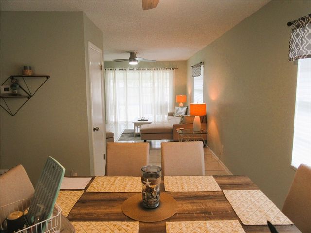 35 Pine Arbor Lane 201, Vero Beach, FL 32962