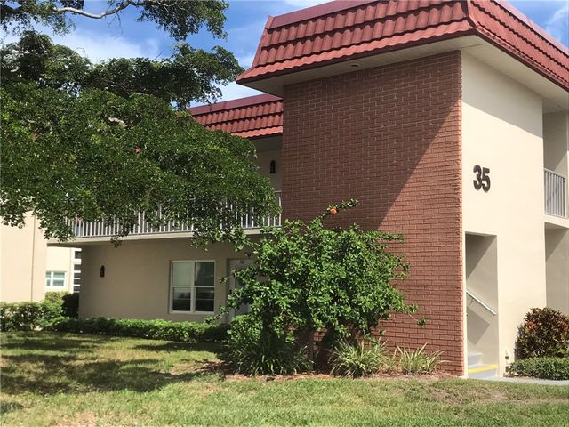 35 Pine Arbor Lane 201, Vero Beach, FL 32962
