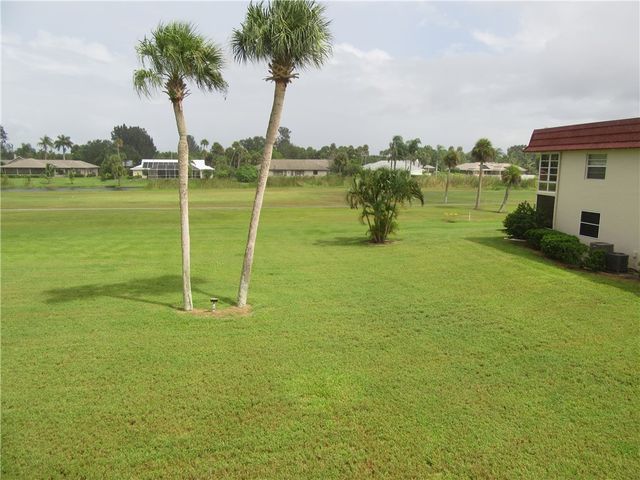 35 Pine Arbor Lane 201, Vero Beach, FL 32962