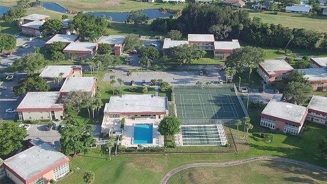 35 Pine Arbor Lane 201, Vero Beach, FL 32962
