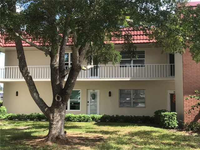 35 Pine Arbor Lane 201, Vero Beach, FL 32962
