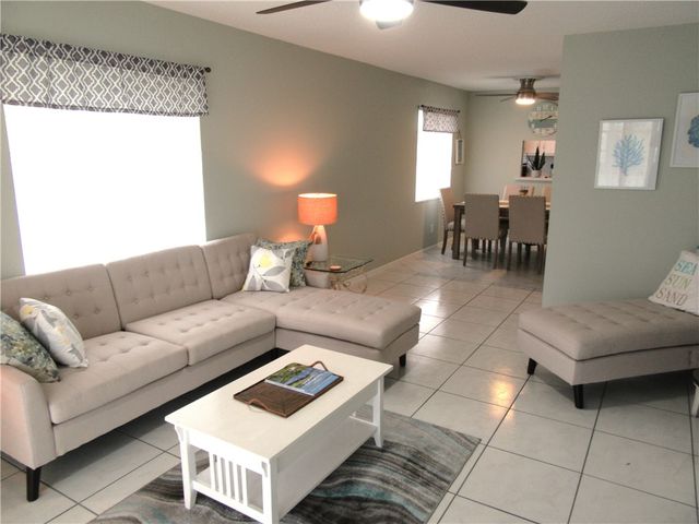 35 Pine Arbor Lane 201, Vero Beach, FL 32962