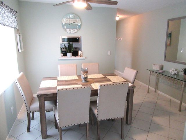 35 Pine Arbor Lane 201, Vero Beach, FL 32962