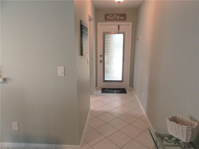35 Pine Arbor Lane 201, Vero Beach, FL 32962