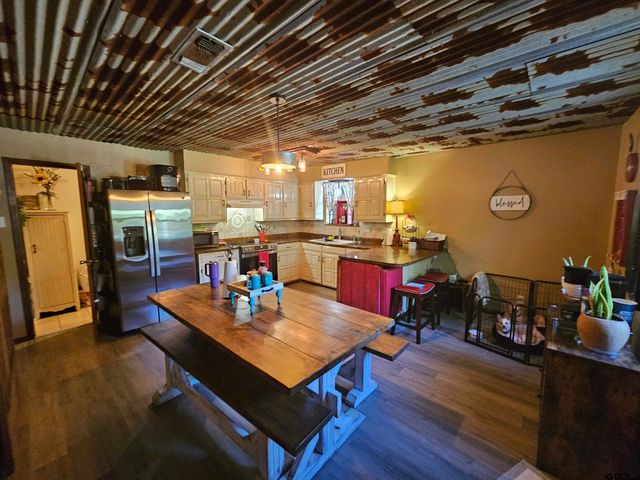 411 Green Meadow Trail, Holly Lake Ranch, TX 75765