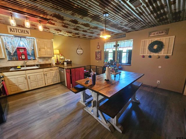 411 Green Meadow Trail, Holly Lake Ranch, TX 75765