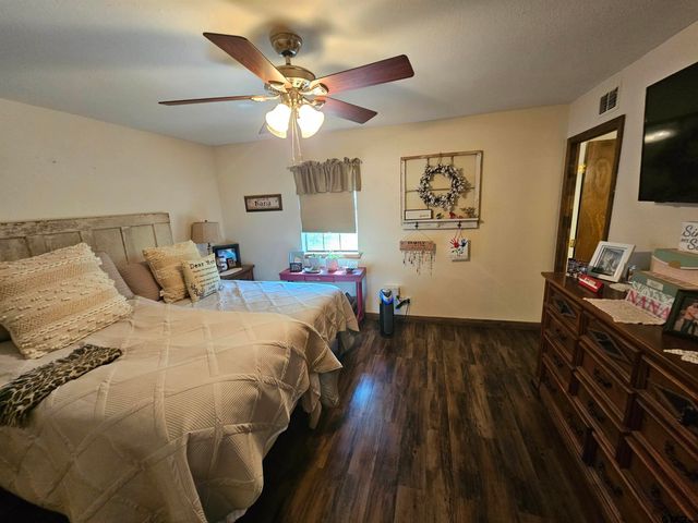 411 Green Meadow Trail, Holly Lake Ranch, TX 75765