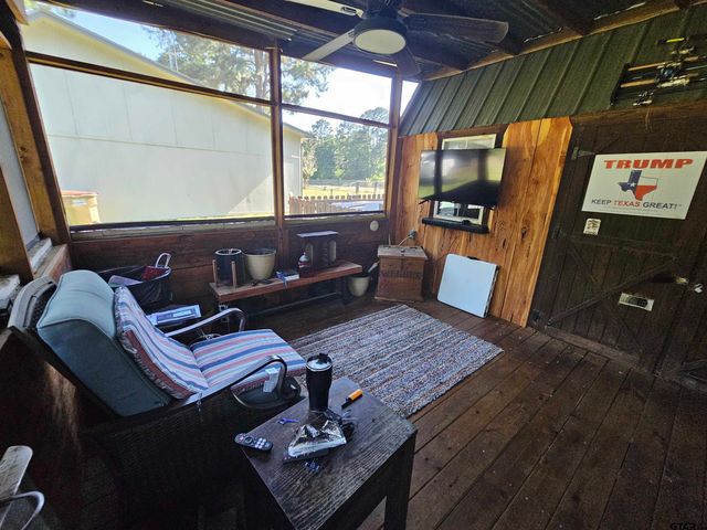 411 Green Meadow Trail, Holly Lake Ranch, TX 75765