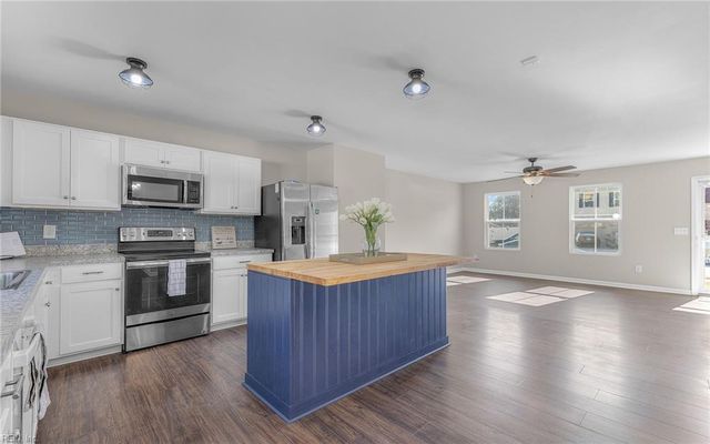 2092 Petersen WAY, Suffolk, VA 23434