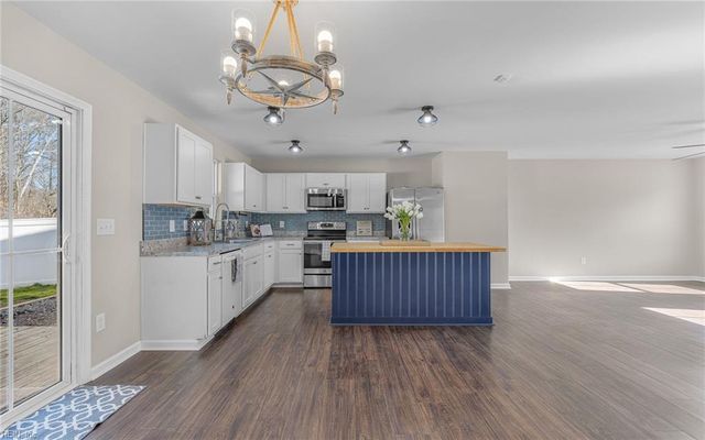 2092 Petersen WAY, Suffolk, VA 23434