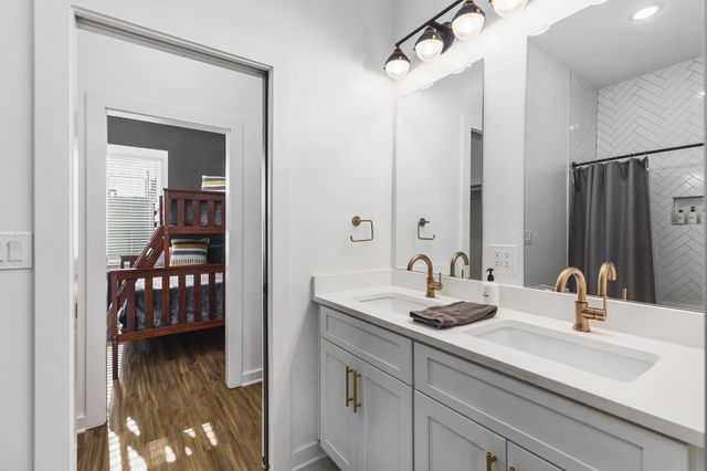 738 Douglas Ave Unit 4, Nashville, TN 37207