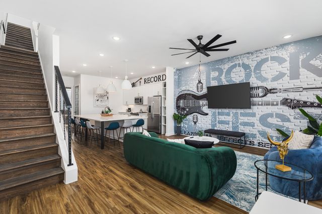 738 Douglas Ave Unit 4, Nashville, TN 37207