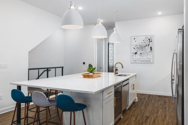 738 Douglas Ave Unit 4, Nashville, TN 37207