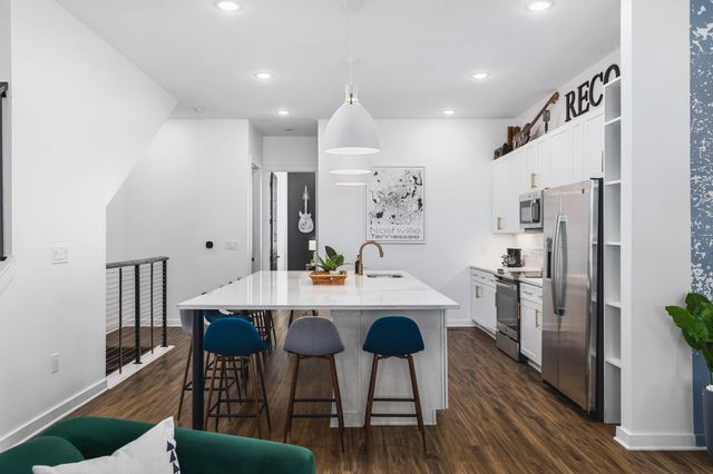 738 Douglas Ave Unit 4, Nashville, TN 37207