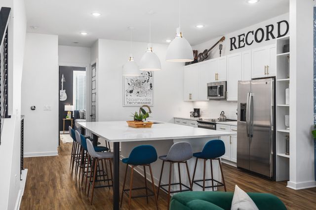 738 Douglas Ave Unit 4, Nashville, TN 37207