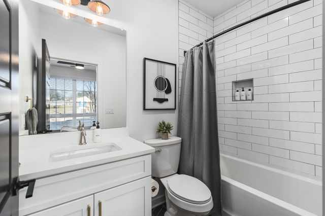 738 Douglas Ave Unit 4, Nashville, TN 37207