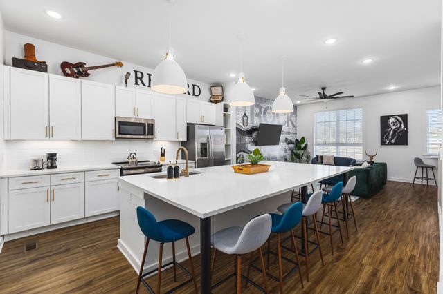 738 Douglas Ave Unit 4, Nashville, TN 37207