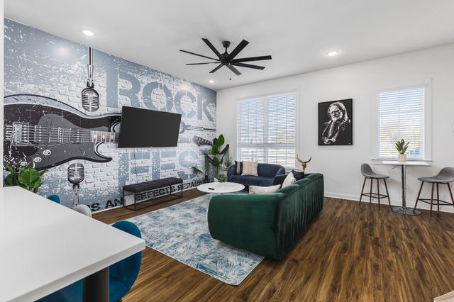 738 Douglas Ave Unit 4, Nashville, TN 37207