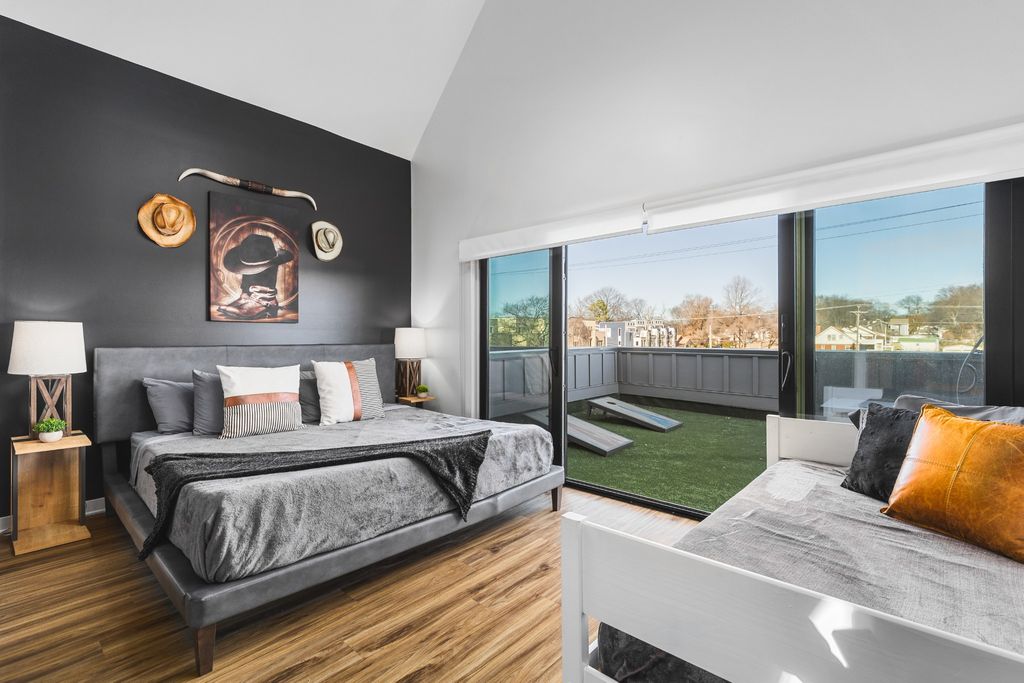 738 Douglas Ave Unit 4, Nashville, TN 37207