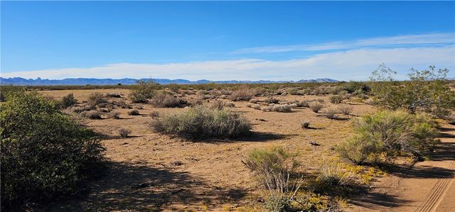Lot 101 S Amado Road, Golden Valley, AZ 86413