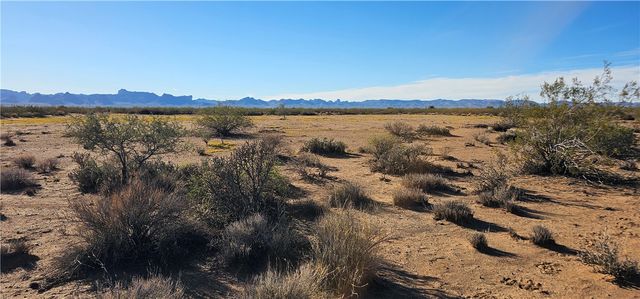 Lot 101 S Amado Road, Golden Valley, AZ 86413