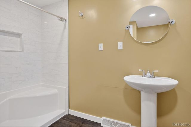 3066 Schaefer Street, Carrollton Township, MI 48604