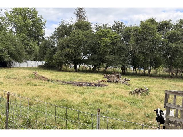 29922 S HULT Rd, Colton, OR 97017
