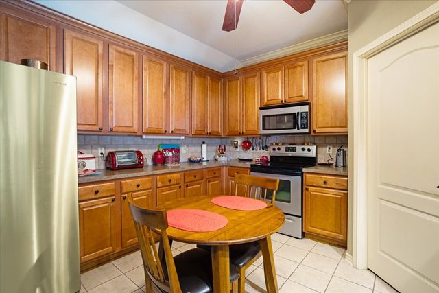 2700 Rex Cruse Drive, Sherman, TX 75092