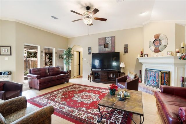 2700 Rex Cruse Drive, Sherman, TX 75092