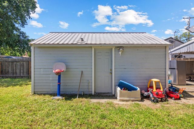 2032 South Ave, Sacramento, CA 95838