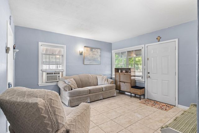 2032 South Ave, Sacramento, CA 95838