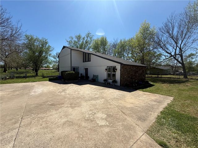 2515 Wildcat Creek Boulevard, Springdale, AR 72762
