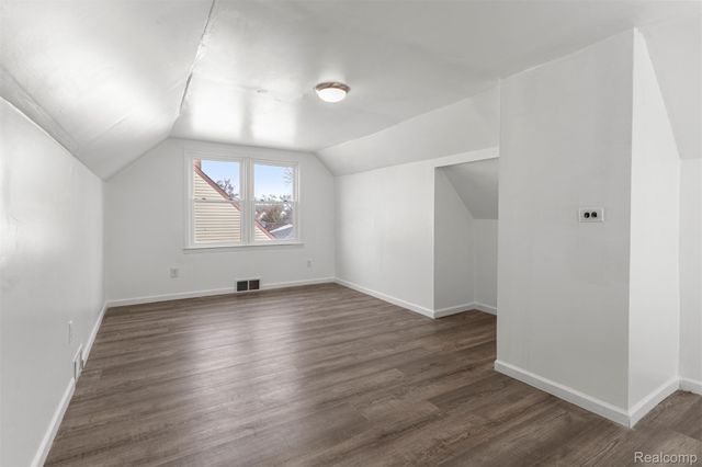 6872 Lathers Street, Garden City, MI 48135