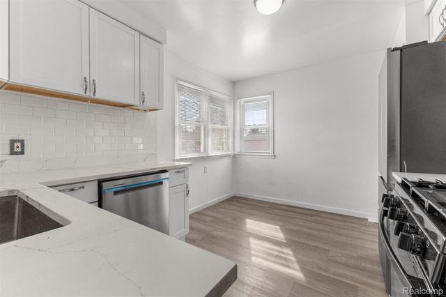 6872 Lathers Street, Garden City, MI 48135