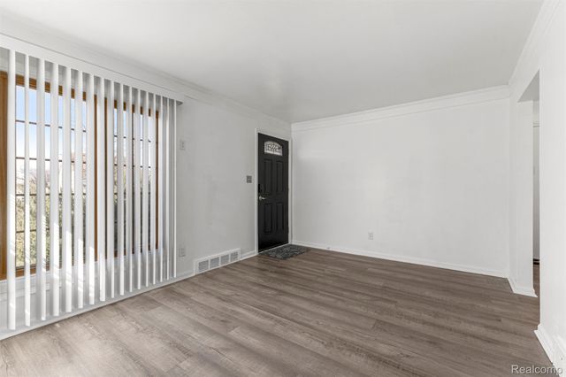 6872 Lathers Street, Garden City, MI 48135