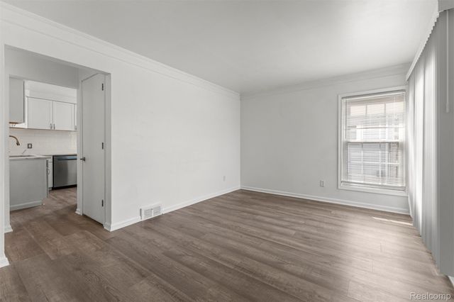 6872 Lathers Street, Garden City, MI 48135