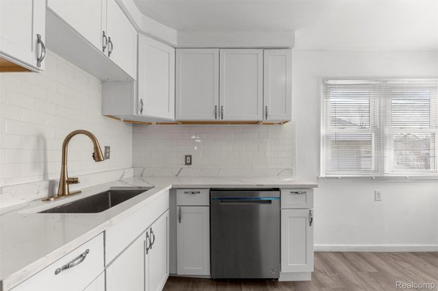 6872 Lathers Street, Garden City, MI 48135