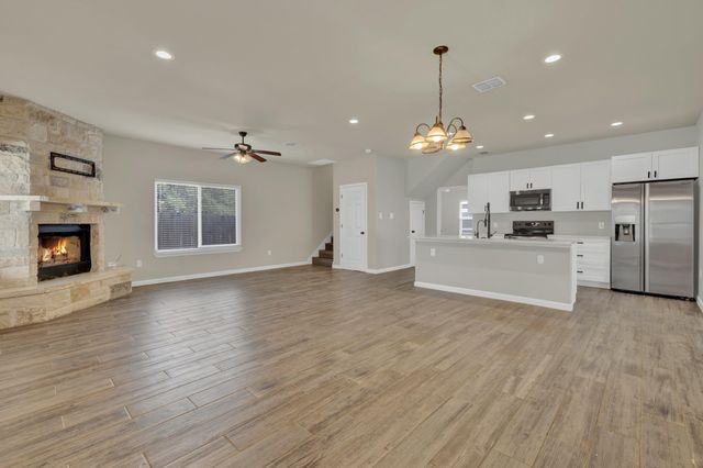 1452 Lakeview DR, Canyon Lake, TX 78133