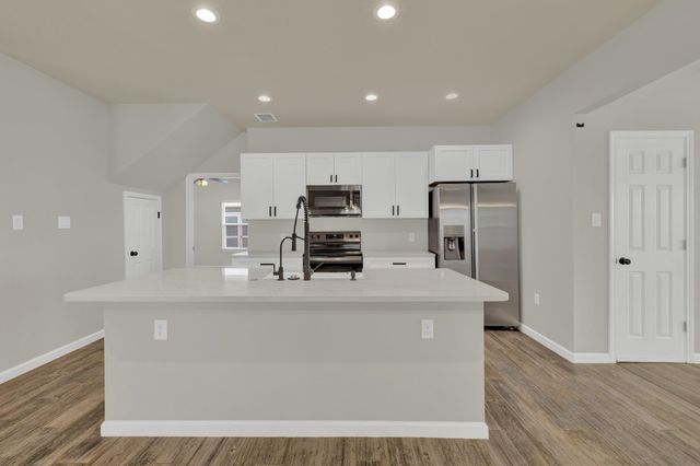 1452 Lakeview DR, Canyon Lake, TX 78133
