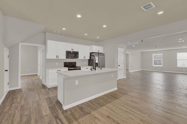 1452 Lakeview DR, Canyon Lake, TX 78133
