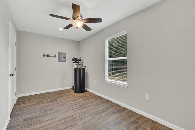 1452 Lakeview DR, Canyon Lake, TX 78133