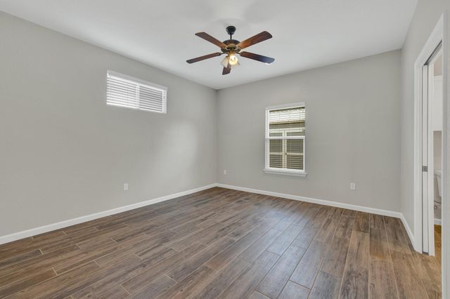 1452 Lakeview DR, Canyon Lake, TX 78133