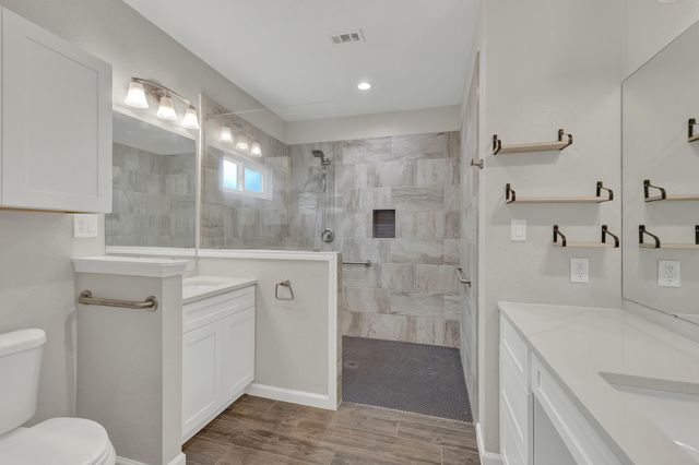 1452 Lakeview DR, Canyon Lake, TX 78133